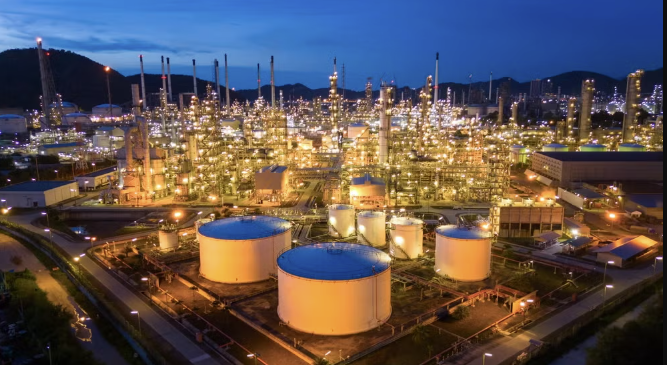 Petroleum Refineries: Modern Solutions for Efficient Oil Processing